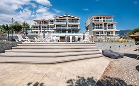 Trizonia Bay Hotel